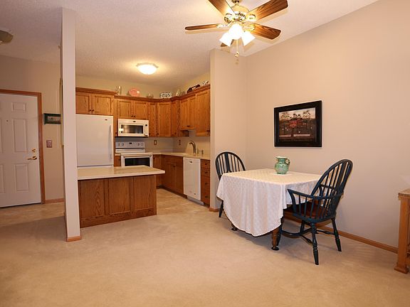 3rd image of 2231 Penn Pl APT 320