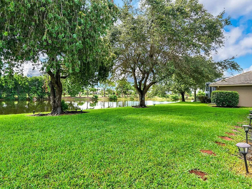 1720 Corsica Dr