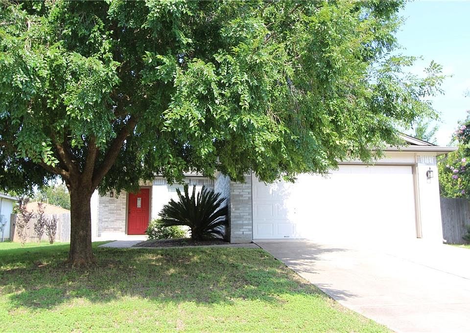 1st image of 220 Jennifer Ln