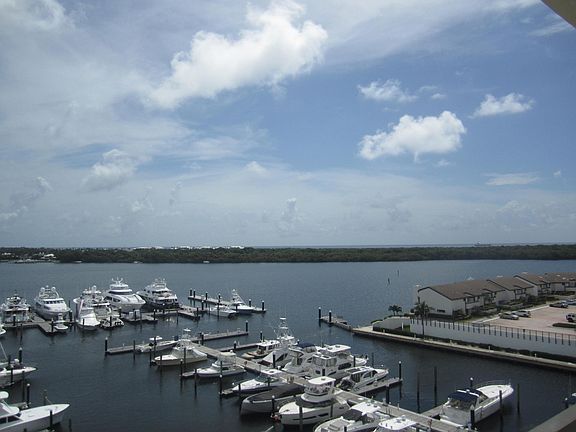 4th image of 108 Lakeshore Drive #840