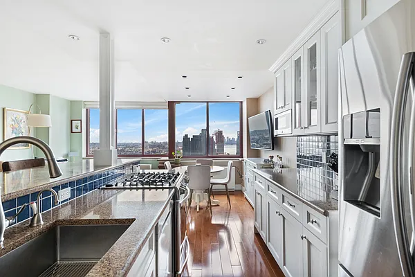 Sold by Compass | media 5