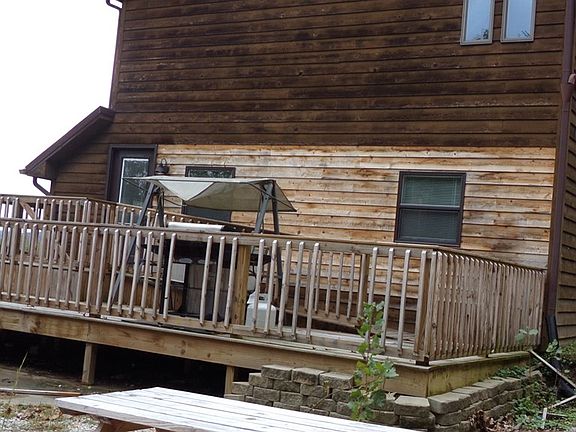 4th image of 127 Vaughters Ct