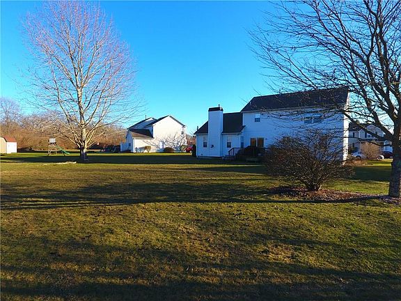 4th image of 83 Straw Ln