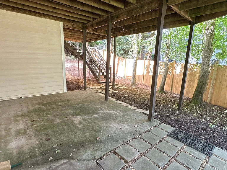 Pinehollow Ct — Photo 53