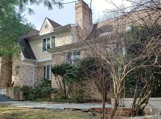 221 Taxter Rd, Irvington, NY 10533