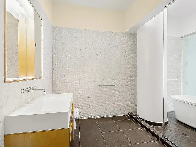 2728 Thomson Ave #200 — Photo 5