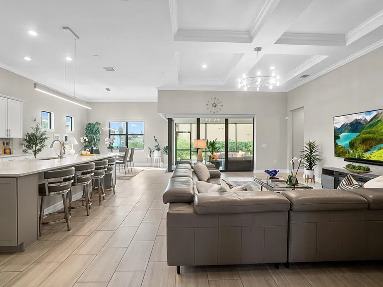 8324 Pedigree Cir — Photo 10
