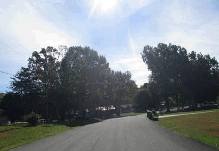 2nd image of 207 W Meade Dr