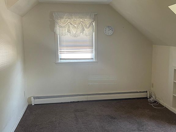 2nd image of 74 Lincoln Blvd