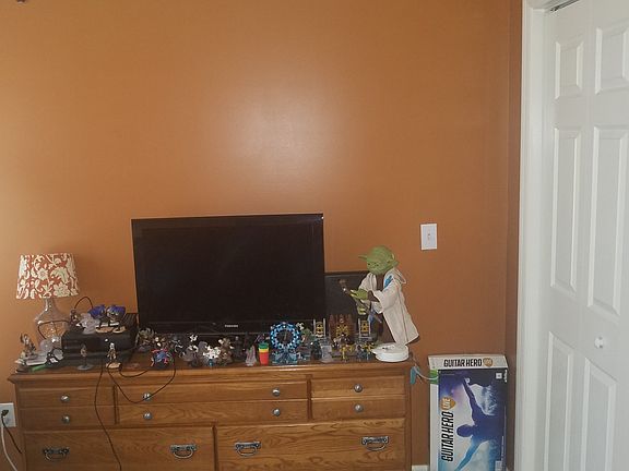 2nd image of 274 Donna Ave