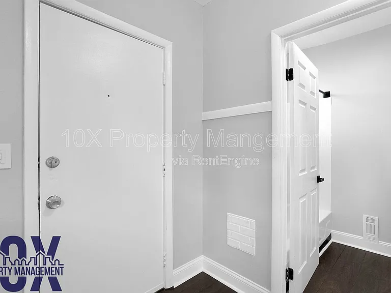 1805 S 6th St #1/2 — Photo 5