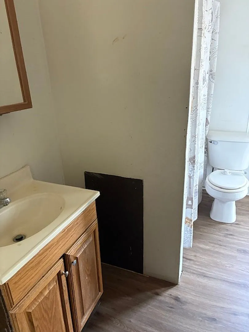 302 Clay St — Photo 3