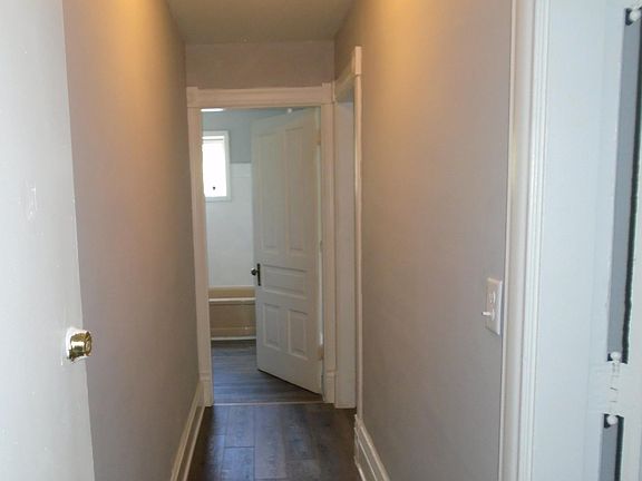 2nd image of 108 1/2 N Grove Ave #5