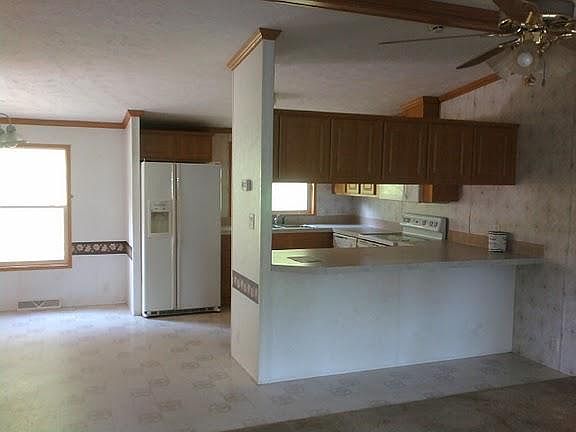 2nd image of 30 Tinsley Ln