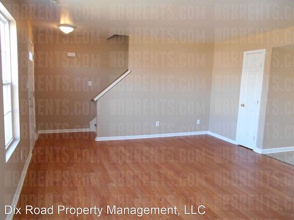 3rd image of 897 Hathaway Dr