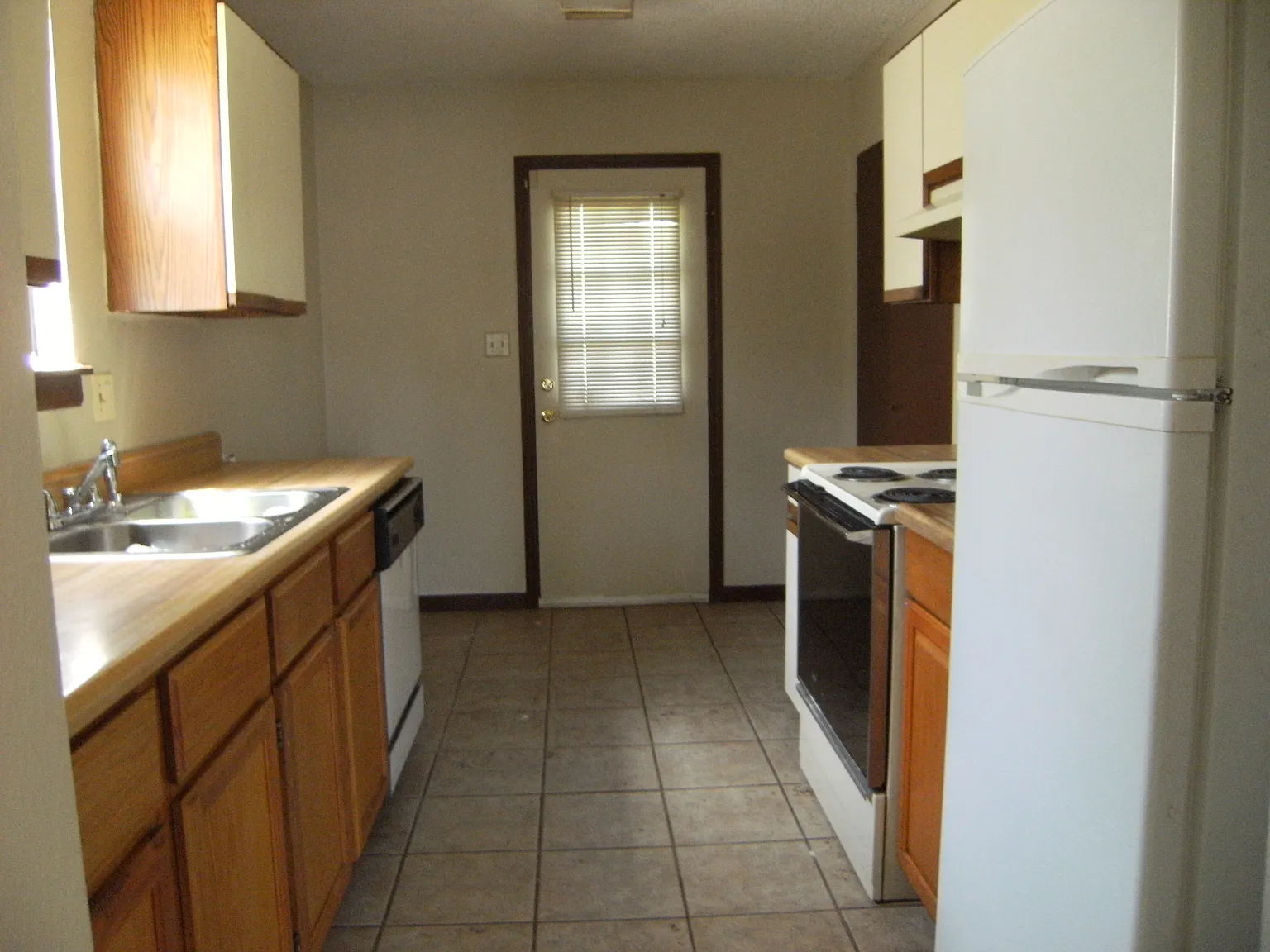 2 bed, 750 sqft, $1,050 — Photo 4