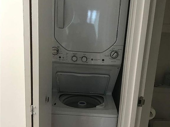 3rd image of 235 Park Ave