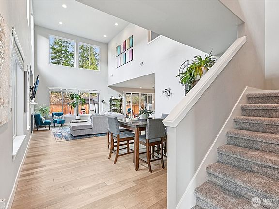 5th image of 14430 199th Avenue E