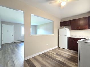 8536 W 95th St APT 16, Hickory Hills, IL 60457