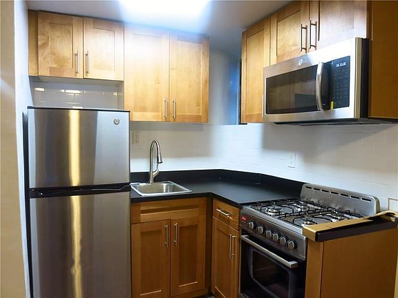 3rd image of 416 E 74th St APT 1A