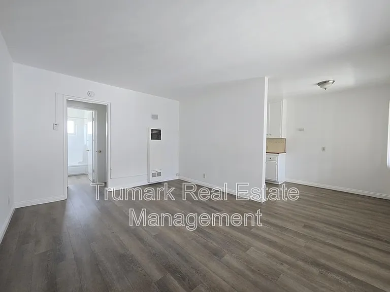 103 S Roosevelt Ave #9 — Photo 1