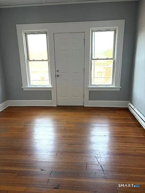 2 bed, 1.0 bath, 10962 sqft, $1,700 — Photo 4