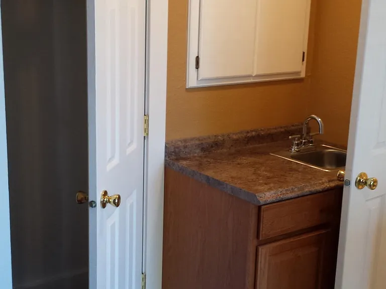 650 Marion St NE #1 — Photo 24
