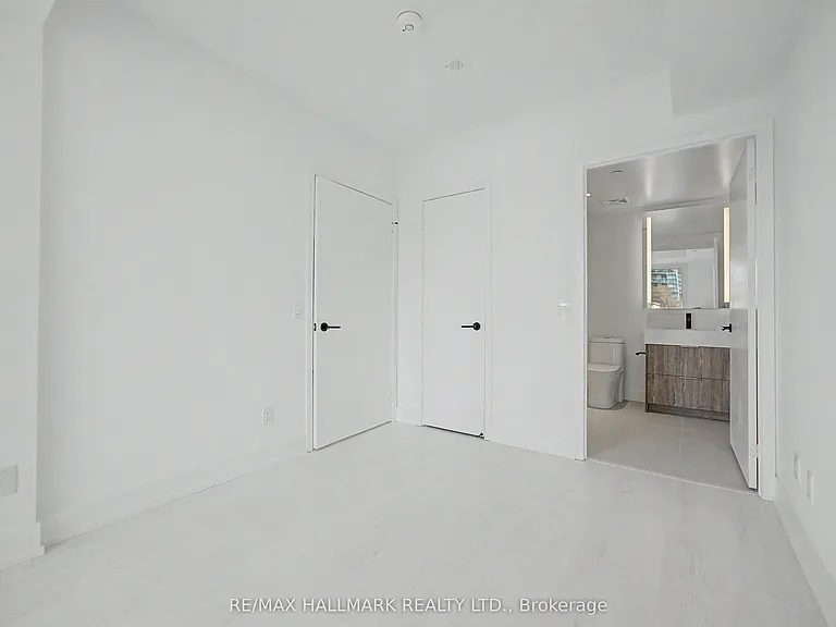 308 Jarvis St #406 — Photo 11