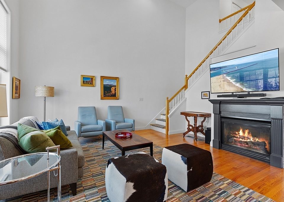 1st image of 640 Devenwood Way #640