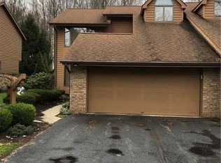 9078 Inverrary Dr SE, Warren, OH 44484