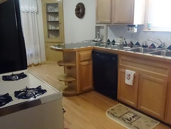 4th image of 4493 Rocky River Dr