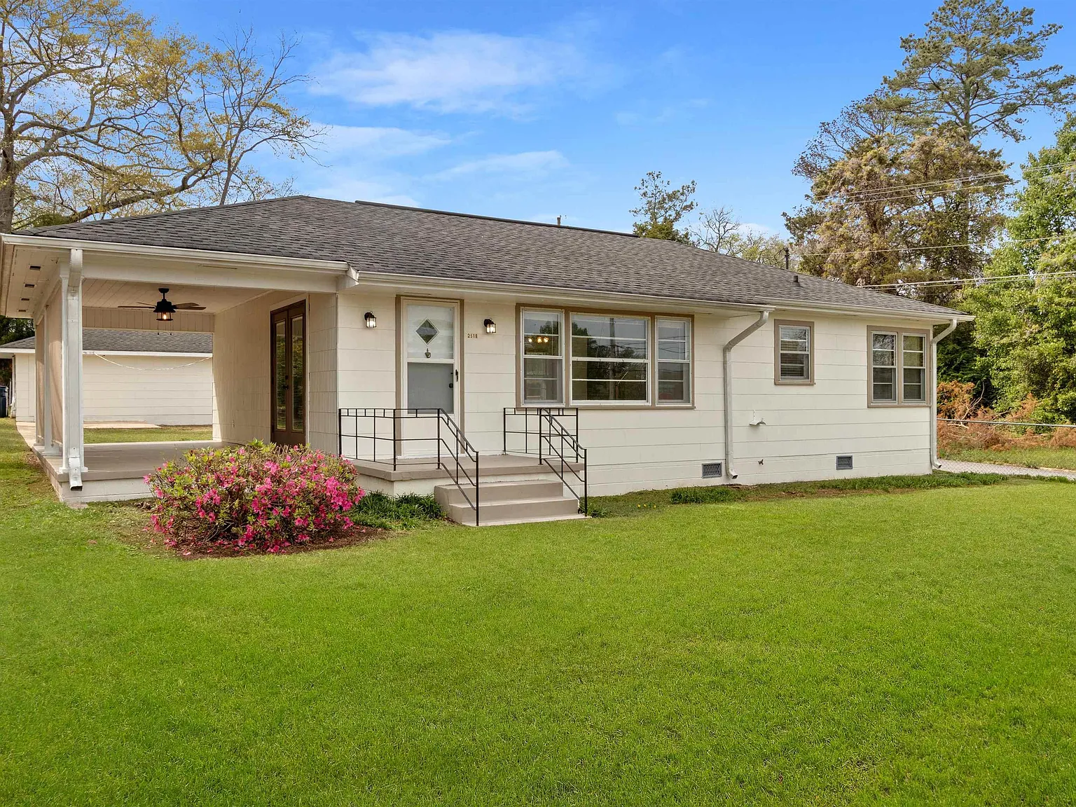 2 bed, 1.0 bath, $1,495 — Photo 1
