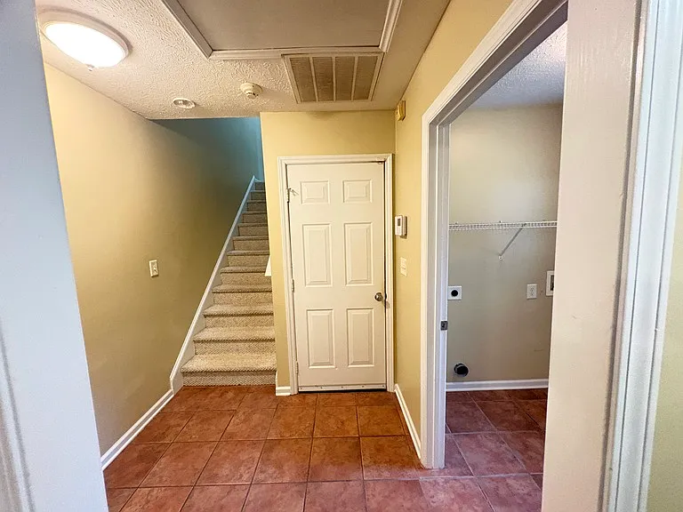 338 Farina Dr — Photo 12
