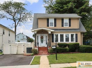 23 Edgegrove St, Edison, NJ 08837
