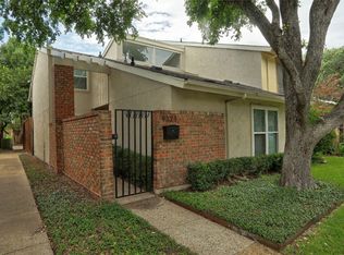 9323 Chimney Corner Ln, Dallas, TX 75243