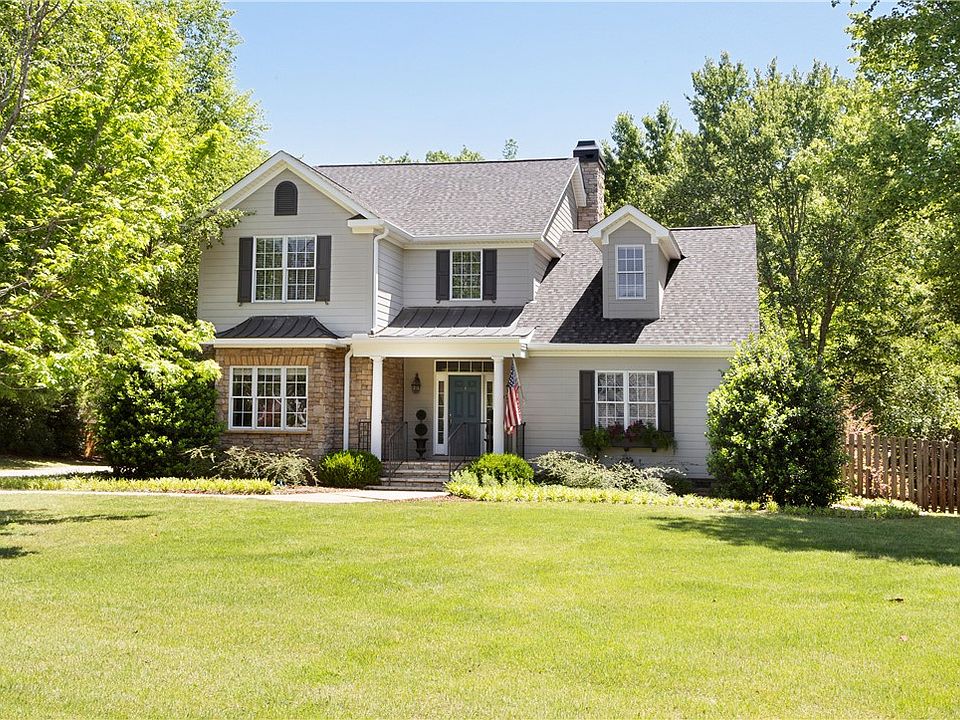 1st image of 2076 Watercrest Dr