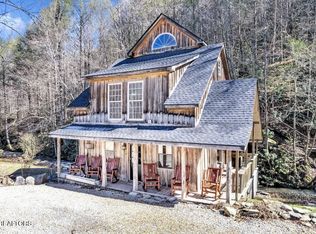 4555 Redwood Rd, Cosby, TN 37722