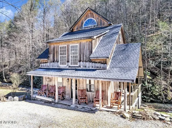 4555 Redwood Rd, Cosby, TN 37722
