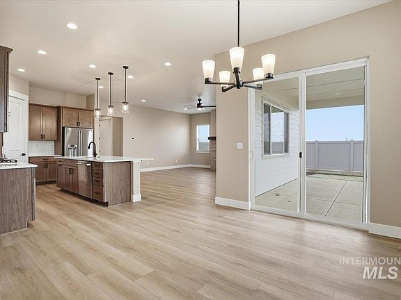 7th image of this home