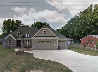 8928 Longstreet Dr, Manassas, VA 20110