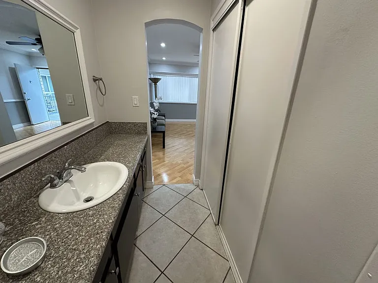 Edgemont Apts — Photo 41
