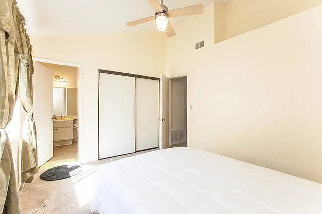 2 bed, 2.5 bath, 1116 sqft, $3,300 — Photo 3