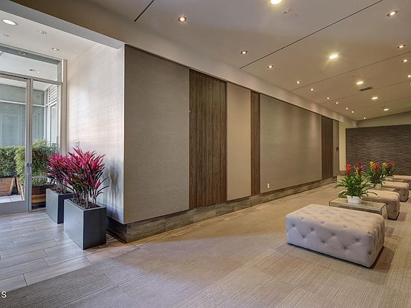 5th image of 482 S Arroyo Pkwy #405