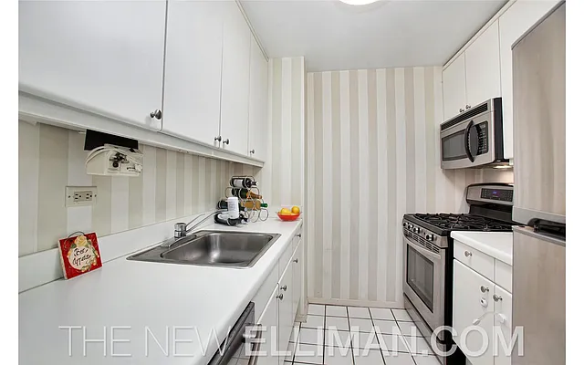 Sold by Douglas Elliman | media 6