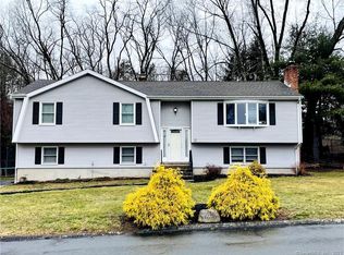 18 Winding Brook Rd, Burlington, CT 06013