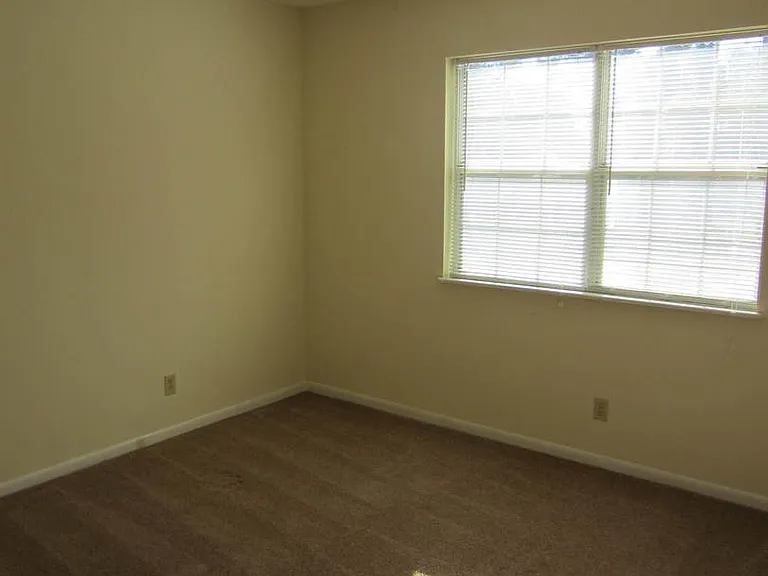4B Wooddale Dr — Photo 7
