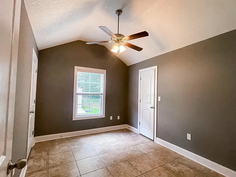 1625 Oxford Pl — Photo 11