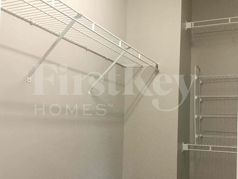 8102 Kingston Dr — Photo 15