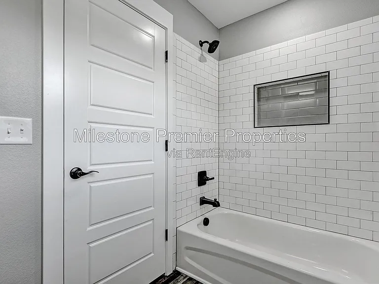 1323 S 5th Ave — Photo 19