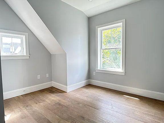 4th image of 51 Fairbanks St #2